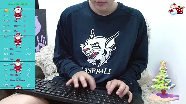 TRIXIE TANG28 online show from 12-15-24, 10:58