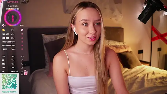 HollisBeckett online show from 11-15-25, 03:04