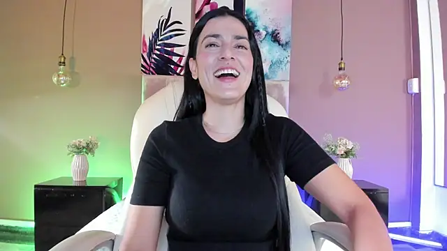 BellaClaiir online show from 10-06-25, 01:52