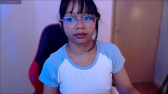 Snapshot of Natasha_mh2 chatting on 09-26-25, 01:48 Natasha mh2 online show from 09-26-25, 01:48