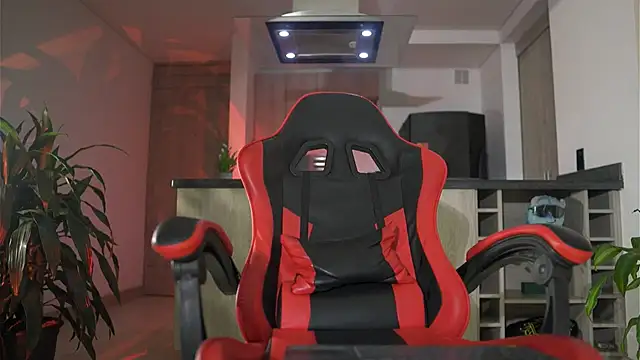 Snapshot of LeoSalvatore_ chatting on 09-14-25, 10:03 LeoSalvatore online show from 09-14-25, 10:03