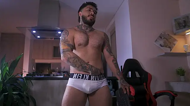 Snapshot of LeoSalvatore_ chatting on 10-10-25, 03:38 LeoSalvatore online show from 10-10-25, 03:38