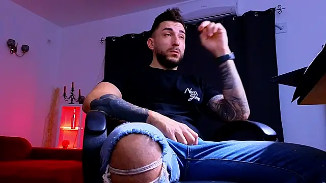 MightyAaron66 online show from 10-26-25, 04:51