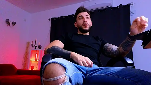 MightyAaron66 online show from 11-04-25, 04:22