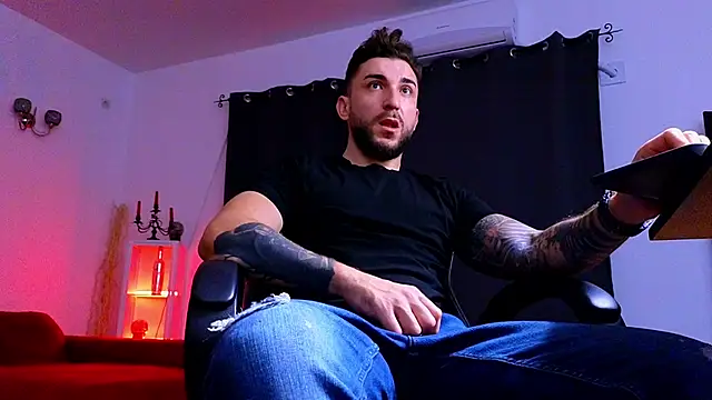 MightyAaron66 online show from 11-12-25, 04:46