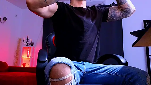 MightyAaron66 online show from 11-18-25, 03:01