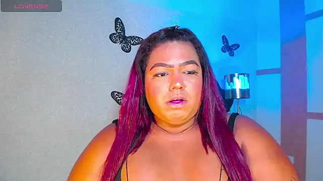 Snapshot of OpraxBellinda chatting on 05-17-26, 02:20 OpraxBellinda online show from 05-17-26, 02:20
