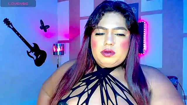 Snapshot of OpraxBellinda chatting on 06-07-26, 03:43 OpraxBellinda online show from 06-07-26, 03:43