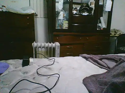 Snapshot of Emilylyn2501 chatting on 10-19-25, 12:00 Emilylyn2501 online show from 10-19-25, 12:00