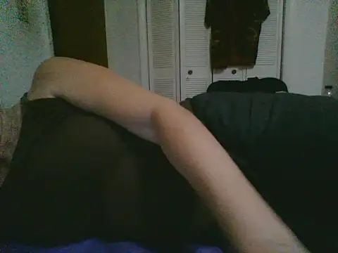 Snapshot of Emilylyn2501 chatting on 10-25-25, 02:08 Emilylyn2501 online show from 10-25-25, 02:08