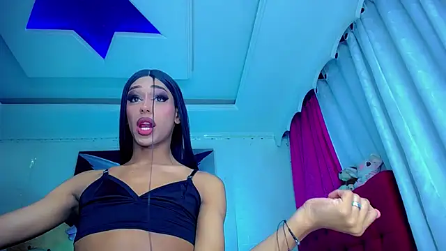 Snapshot of NahomiCamper chatting on 02-08-25, 05:18 NahomiCamper online show from 02-08-25, 05:18