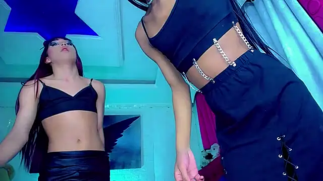 Snapshot of NahomiCamper chatting on 02-13-25, 06:20 NahomiCamper online show from 02-13-25, 06:20