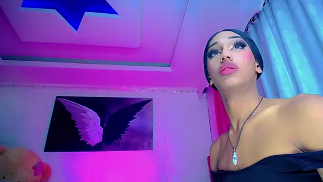 Snapshot of NahomiCamper chatting on 03-10-25, 08:15 NahomiCamper online show from 03-10-25, 08:15