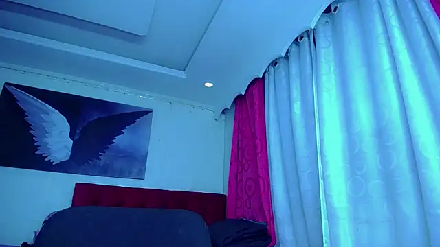 Snapshot of NahomiCamper chatting on 11-04-25, 09:58 NahomiCamper online show from 11-04-25, 09:58