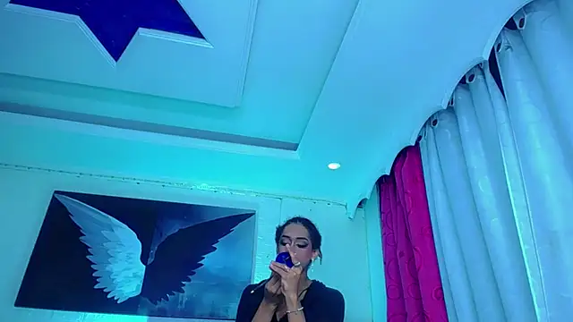 Snapshot of NahomiCamper chatting on 11-07-25, 11:16 NahomiCamper online show from 11-07-25, 11:16