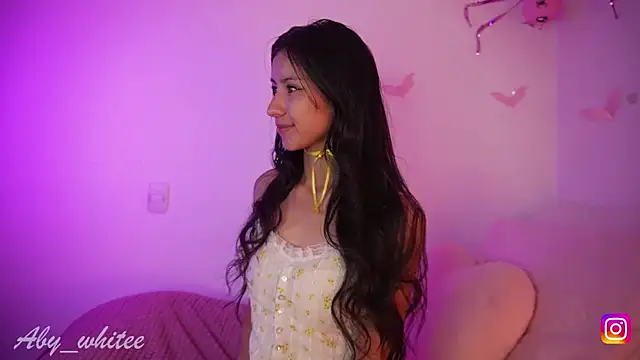 AbyWhitee online show from 11-01-25, 05:53