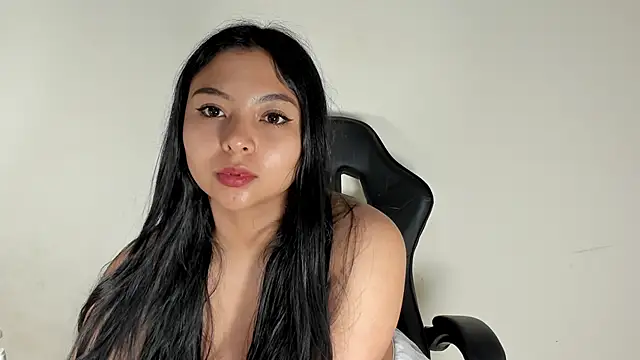 Snapshot of emma_980 chatting on 12-07-24, 11:01 emma 980 online show from 12-07-24, 11:01