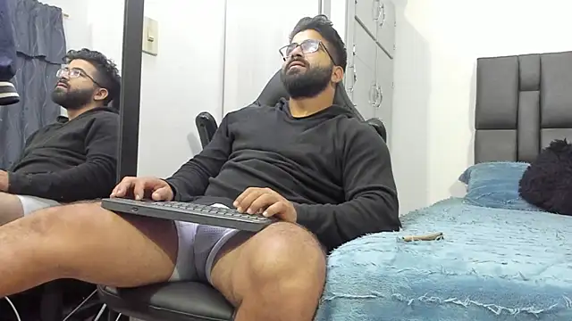 Snapshot of Lyon_vach chatting on 12-17-24, 02:44 Lyon vach online show from 12-17-24, 02:44