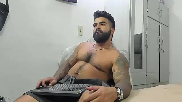 Snapshot of Lyon_vach chatting on 02-07-25, 03:45 Lyon vach online show from 02-07-25, 03:45