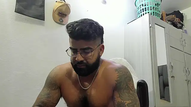 Snapshot of Lyon_vach chatting on 02-10-25, 10:40 Lyon vach online show from 02-10-25, 10:40