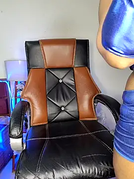 Snapshot of Black-Pearll chatting on 03-13-25, 03:39 Black-Pearll online show from 03-13-25, 03:39