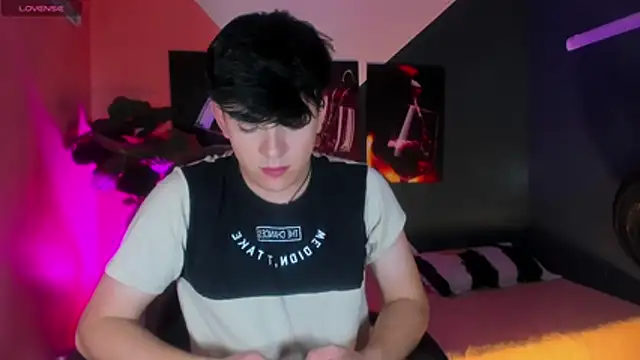 Snapshot of nolan_twink1 chatting on 12-13-24, 04:00 nolan twink1 online show from 12-13-24, 04:00