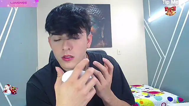 Snapshot of nolan_twink1 chatting on 12-13-24, 06:38 nolan twink1 online show from 12-13-24, 06:38