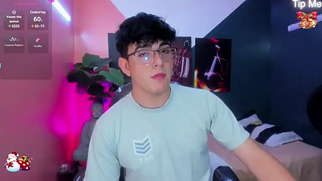 Snapshot of nolan_twink1 chatting on 12-14-24, 06:09 nolan twink1 online show from 12-14-24, 06:09