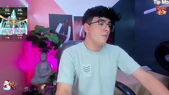 Snapshot of nolan_twink1 chatting on 12-14-24, 09:24 nolan twink1 online show from 12-14-24, 09:24