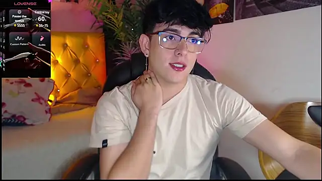 Snapshot of nolan_twink1 chatting on 01-05-25, 06:02 nolan twink1 online show from 01-05-25, 06:02