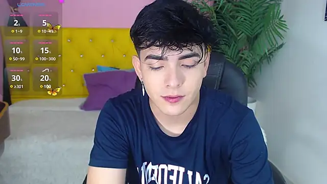 Snapshot of nolan_twink1 chatting on 02-15-25, 05:39 nolan twink1 online show from 02-15-25, 05:39