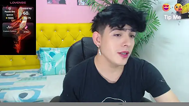 Snapshot of nolan_twink1 chatting on 02-18-25, 05:42 nolan twink1 online show from 02-18-25, 05:42