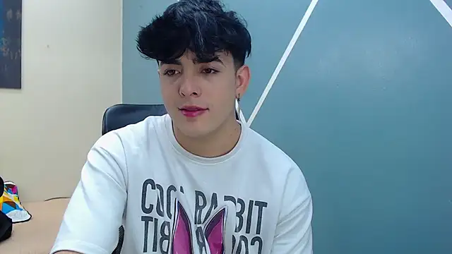 Snapshot of nolan_twink1 chatting on 03-08-25, 05:43 nolan twink1 online show from 03-08-25, 05:43