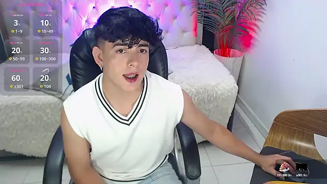 Snapshot of nolan_twink1 chatting on 09-10-25, 05:57 nolan twink1 online show from 09-10-25, 05:57