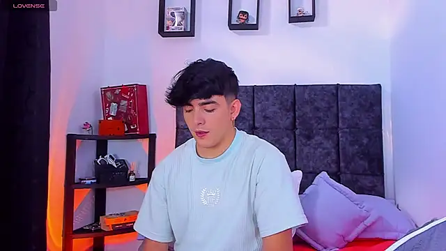 Snapshot of nolan_twink1 chatting on 10-09-25, 03:21 nolan twink1 online show from 10-09-25, 03:21