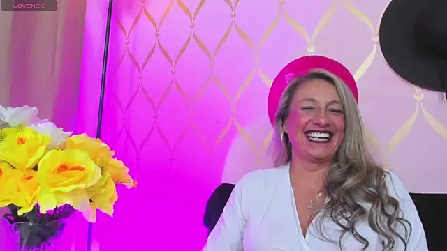 Snapshot of ladylians chatting on 12-11-24, 08:50 ladylians online show from 12-11-24, 08:50