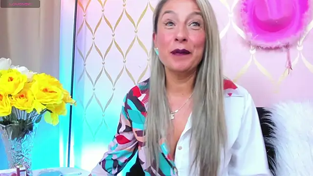 Snapshot of ladylians chatting on 12-14-24, 11:34 ladylians online show from 12-14-24, 11:34