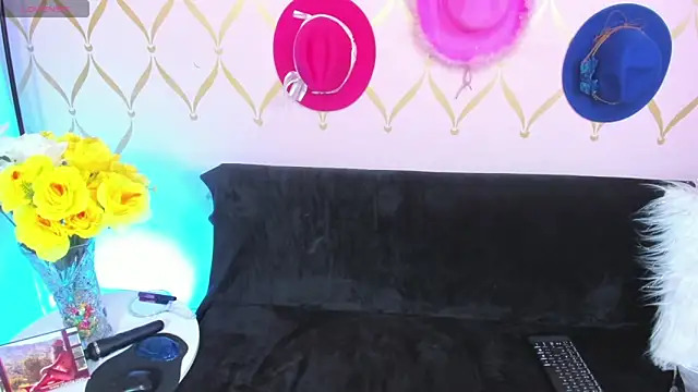 Snapshot of ladylians chatting on 12-16-24, 05:43 ladylians online show from 12-16-24, 05:43