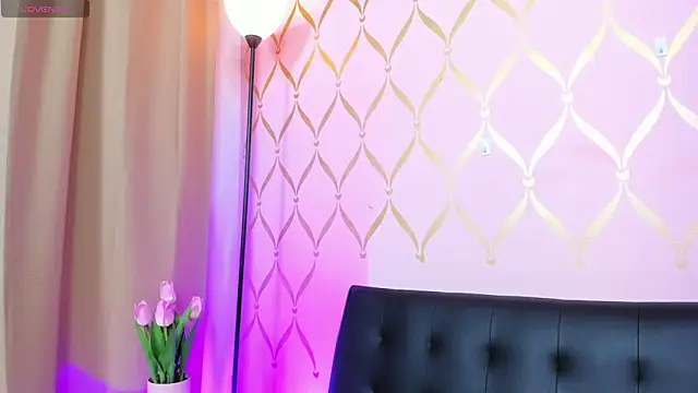 Snapshot of ladylians chatting on 12-19-24, 12:56 ladylians online show from 12-19-24, 12:56