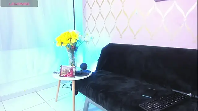 Snapshot of ladylians chatting on 01-20-25, 07:46 ladylians online show from 01-20-25, 07:46