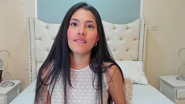 Snapshot of Mia_Elowen chatting on 02-10-25, 02:19 Mia Elowen online show from 02-10-25, 02:19