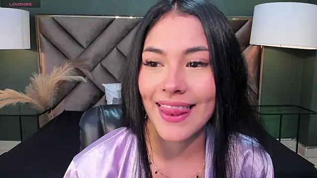 Snapshot of Mia_Elowen chatting on 02-22-25, 08:53 Mia Elowen online show from 02-22-25, 08:53