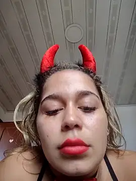 LaurenWelly  online show from 11-20-25, 06:07