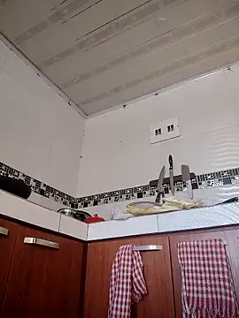 LaurenWelly  online show from 04-12-26, 08:36