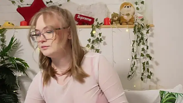 MonicaAsis online show from 03-13-25, 06:12