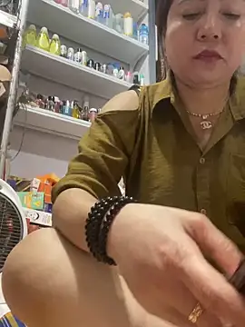 Snapshot of Cesywet chatting on 03-04-25, 03:33 Cesywet online show from 03-04-25, 03:33