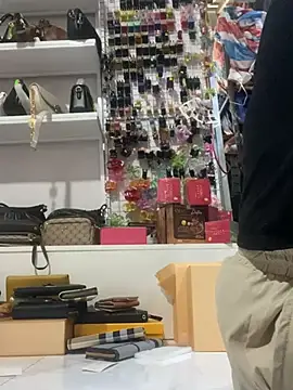 Snapshot of Cesywet chatting on 03-05-25, 03:29 Cesywet online show from 03-05-25, 03:29