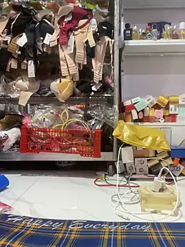 Snapshot of Cesywet chatting on 09-24-25, 05:11 Cesywet online show from 09-24-25, 05:11