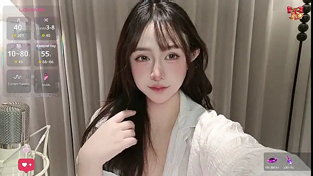 Snapshot of -Yokyo chatting on 12-14-25, 03:28 -Yokyo online show from 12-14-25, 03:28