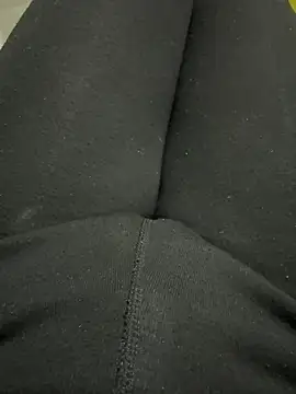 Snapshot of homidor chatting on 12-15-24, 10:26 homidor online show from 12-15-24, 10:26